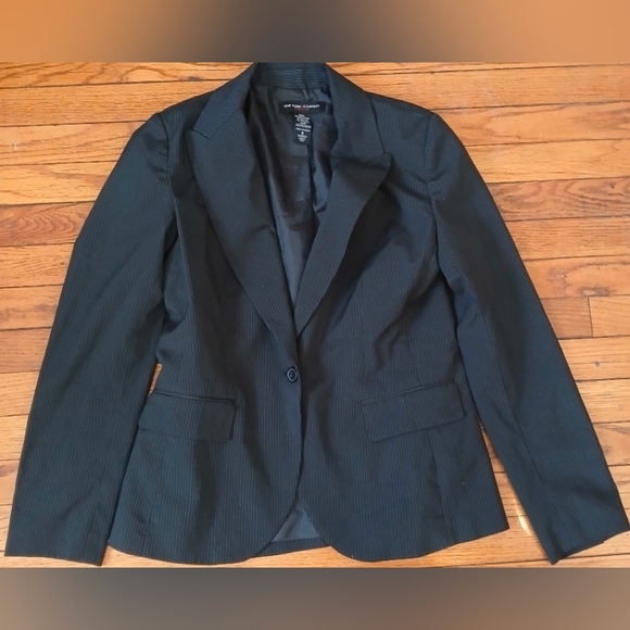 New York and Company Women's Black and White Striped Blazer Jacket. Size 8 - Picture 2 of 8